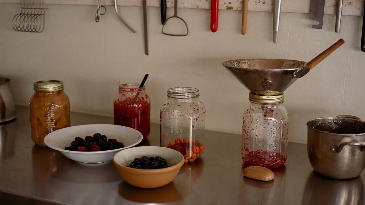 Filling mason jars with vegetables for water bath canning